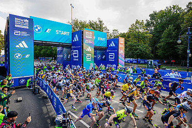 BMW BERLIN-MARATHON Inlineskating 2024 BMW BERLIN-MARATHON Inlineskating 2024: Start der Männer © SCC EVENTS / Marvin Ibo Güngör