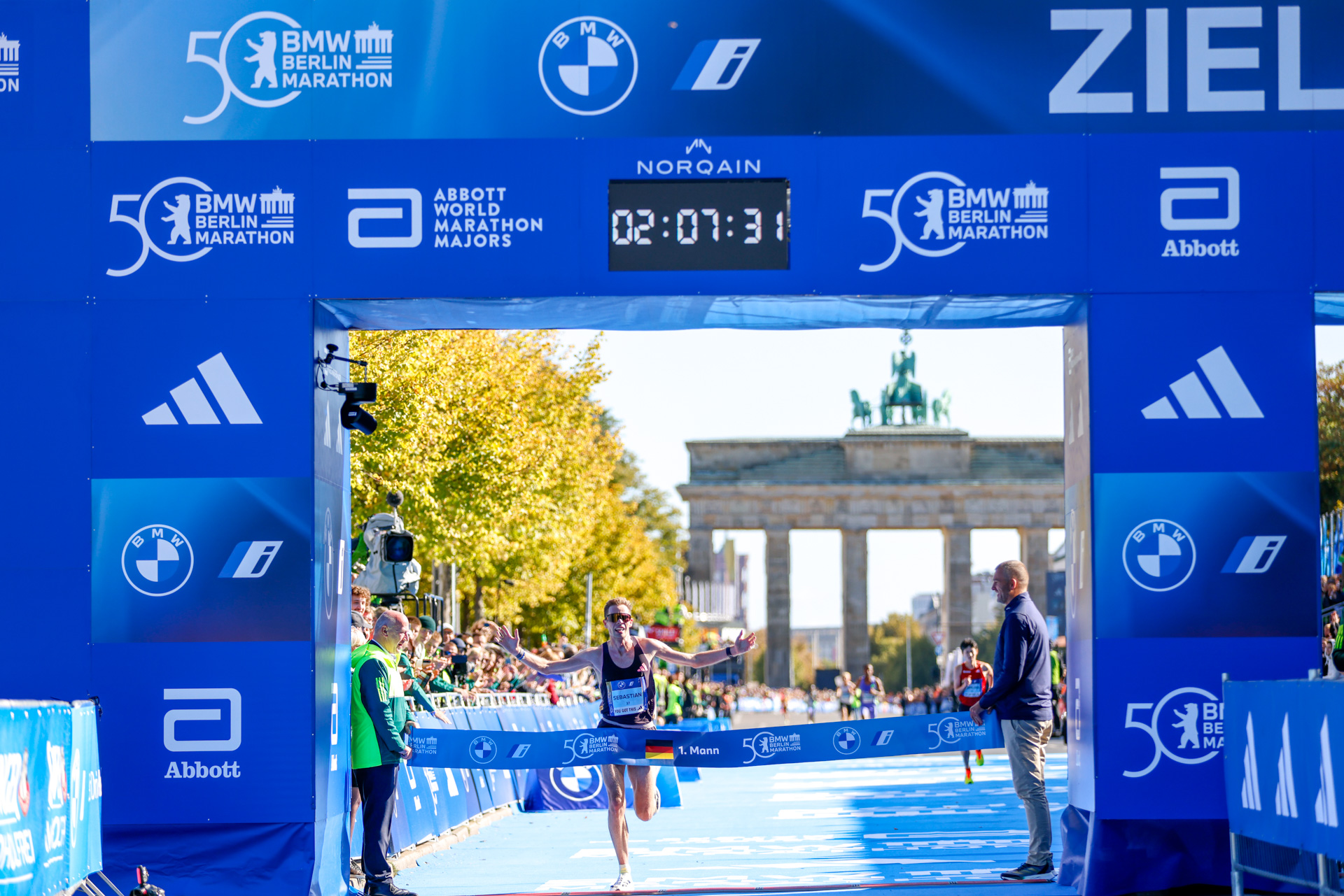 50th BMW BERLIN-MARATHON: first German runner Sebastian Hendel © SCC EVENTS / Jean Marc Wiesner 